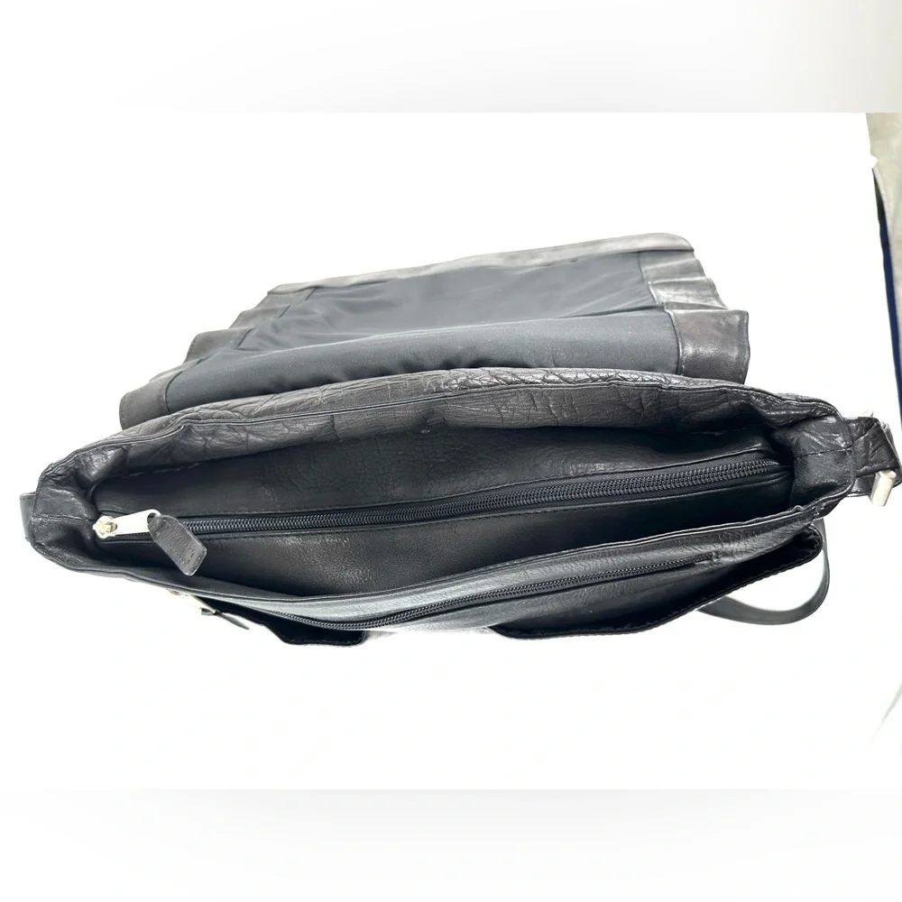 latico Black Leather Medium Messenger Bag Snap Flap Office Travel Commute